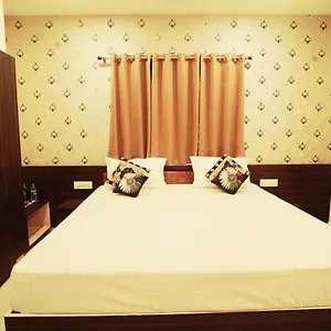 anand-kanan.hotels-varanasi.com/